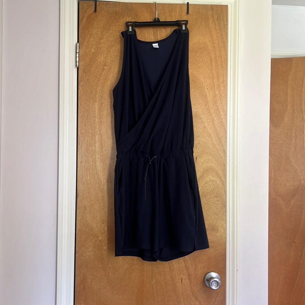 Old navy blue active wear